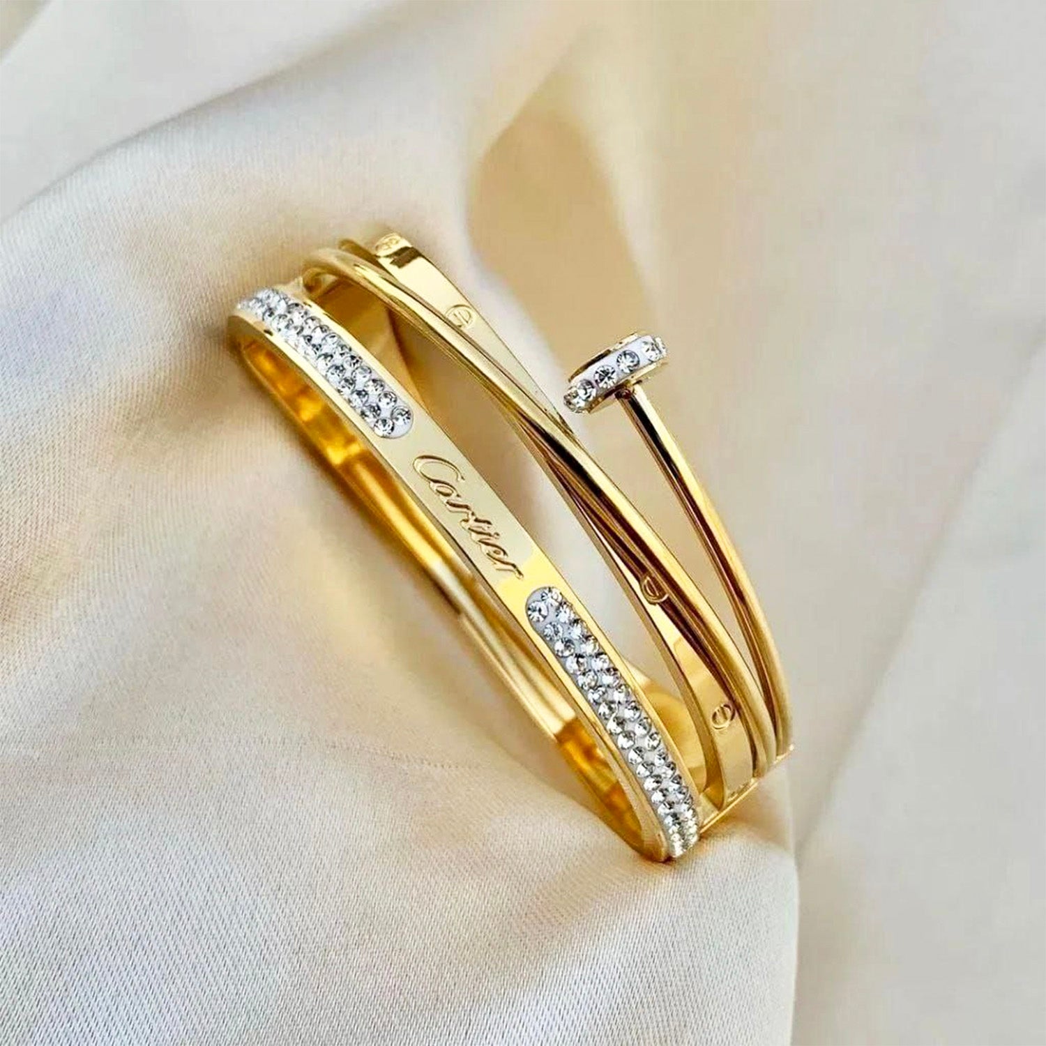 REGALIA DIAMOND STUDDED BRACELET