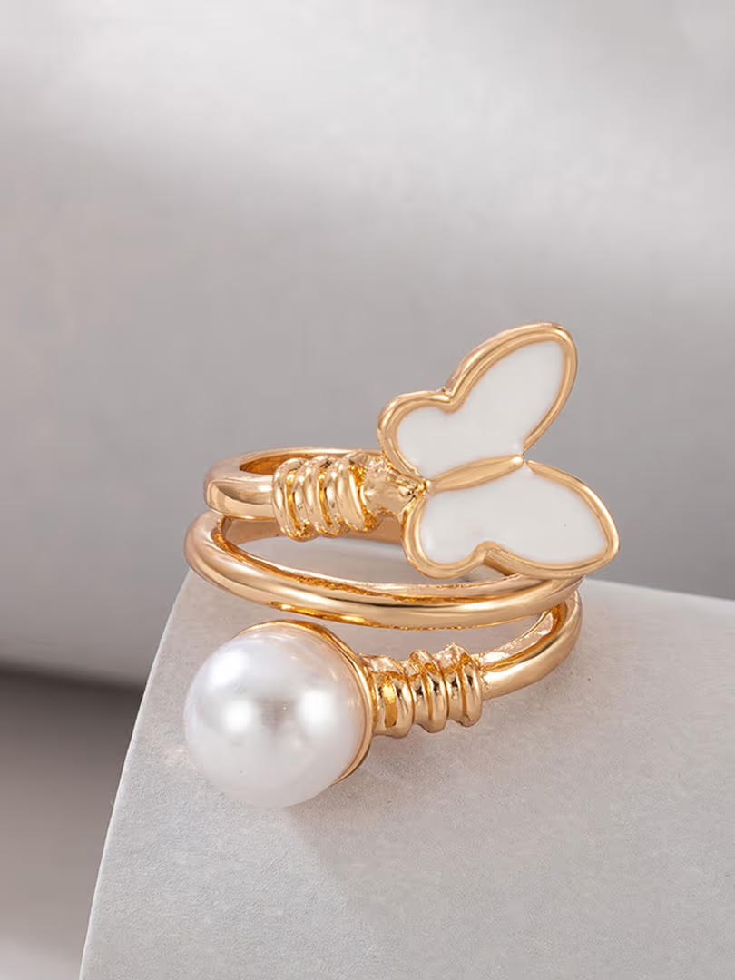 REGALIA BUTTERFLY WITH PEARL RING