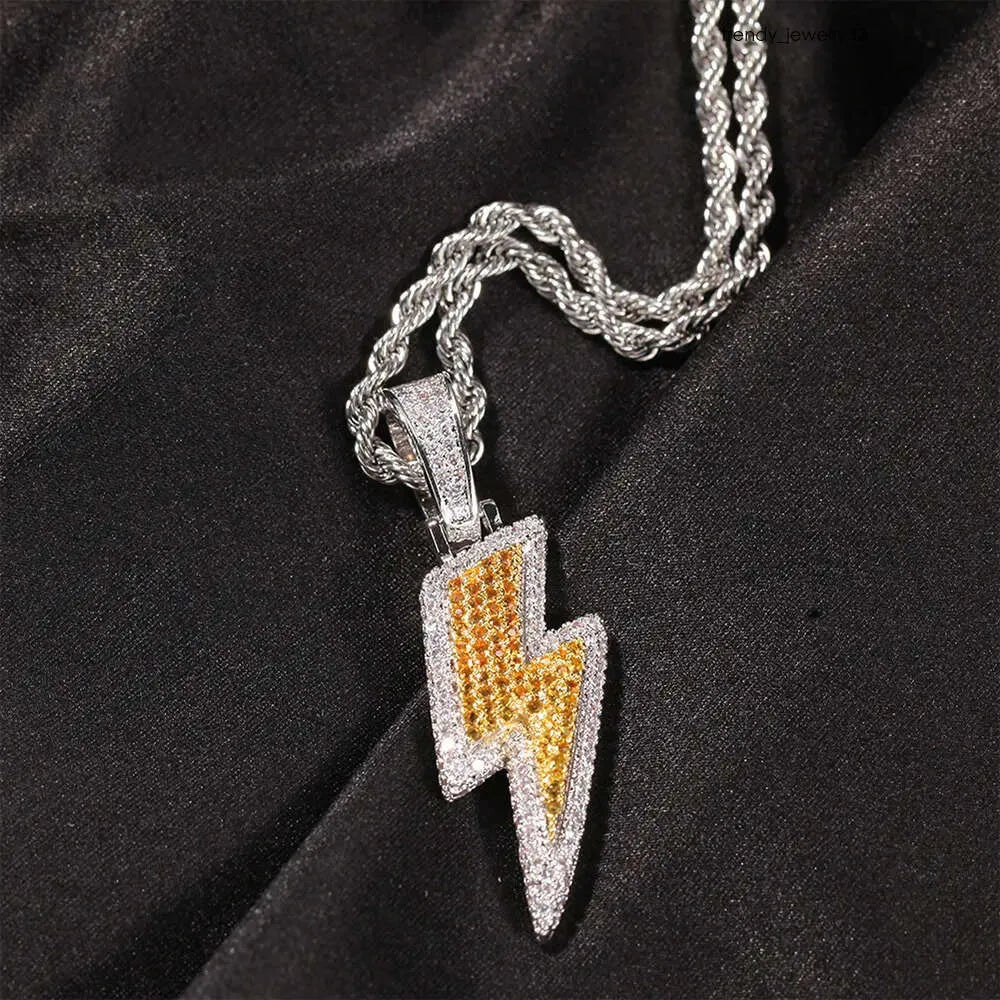 LIGHTNING BOLT GOLD PENDANT WITH CHAIN