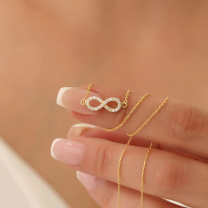 MINIMAL INFINITY PENDANT WITH CHAIN